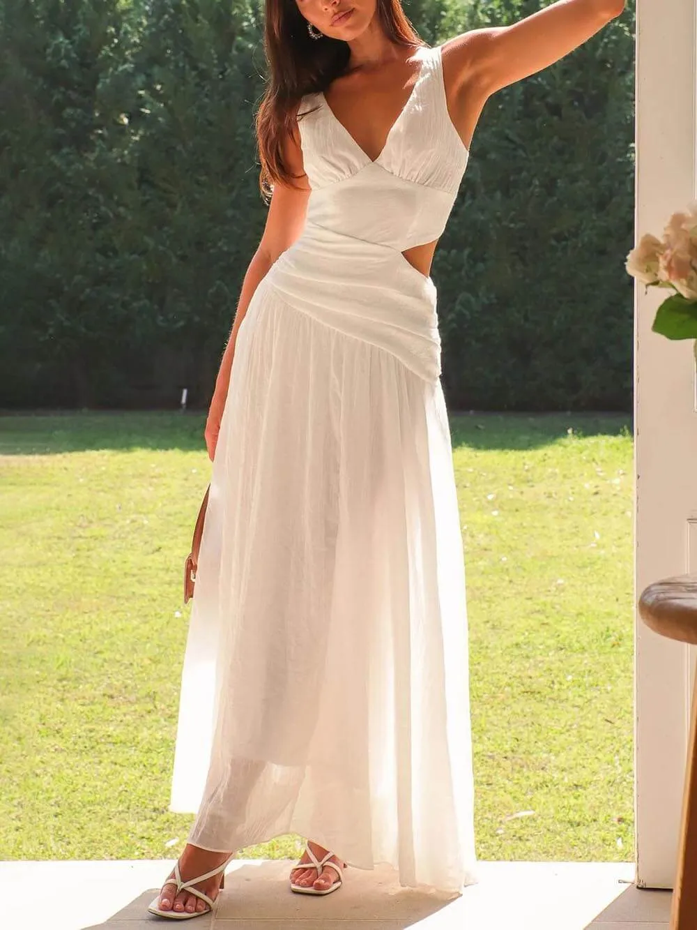 Elegant Backless Pleated V-Neck Splicing Maxi Dress