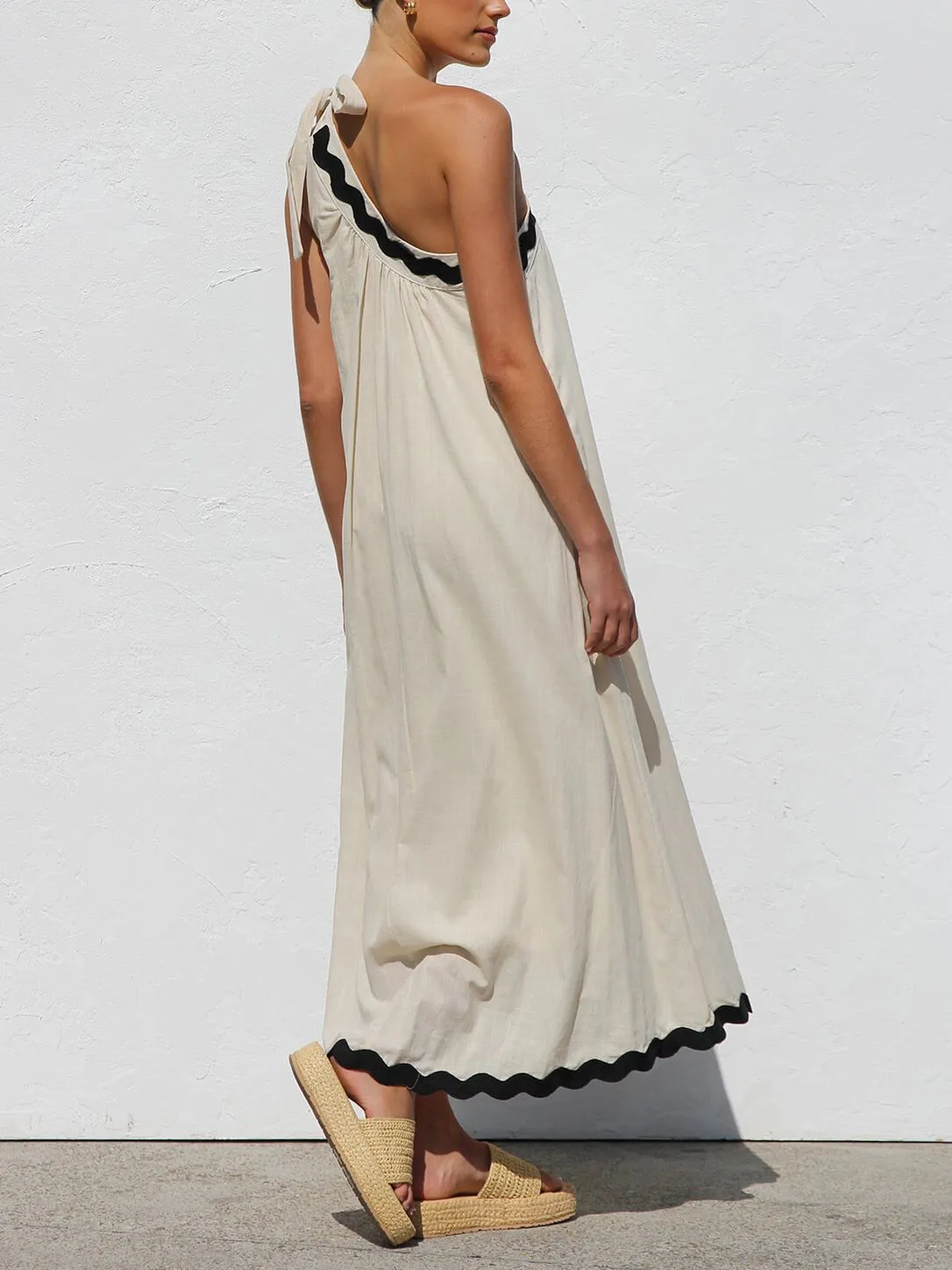 Classic Contrast Lace One-shoulder Spaghetti Strap Midi Dress