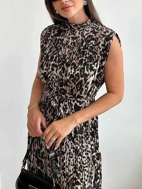 Leopard Print Sleeveless Pleated Midi Dress