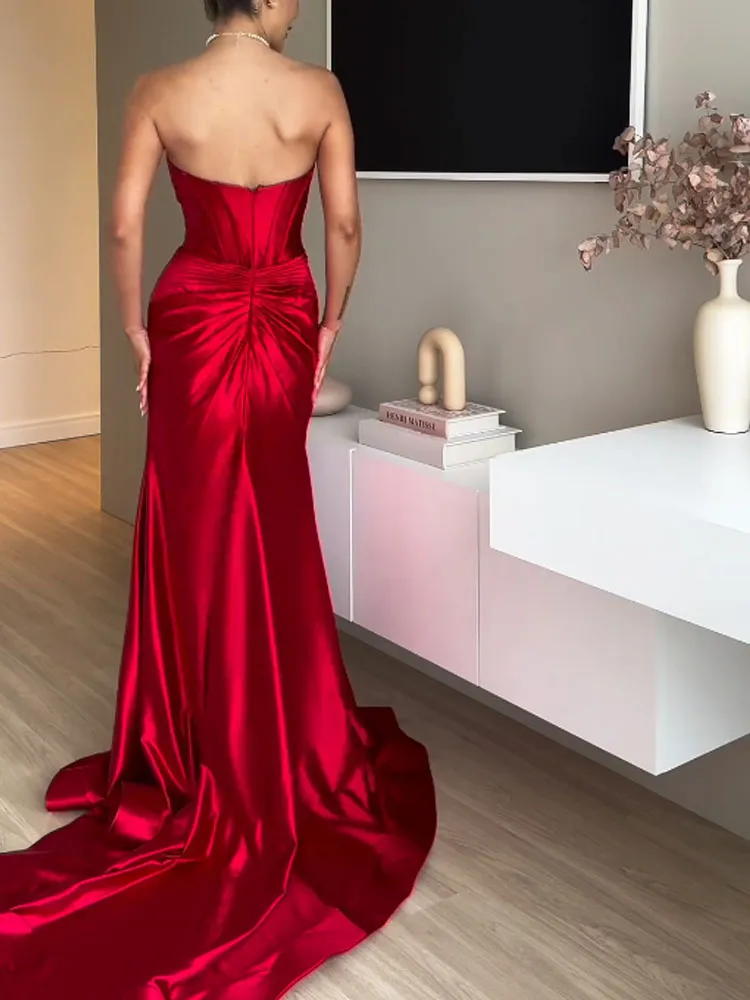 Elegant Boat-Shaped Skirt Evening Dress