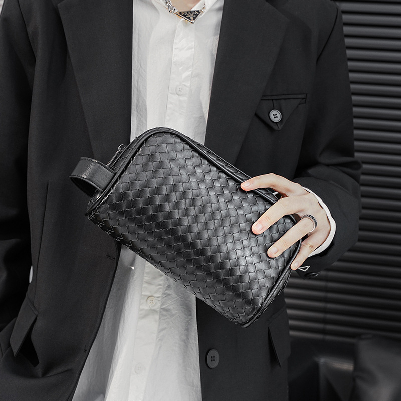 2023 New Hand-woven Hand-held Cosmetic Bag
