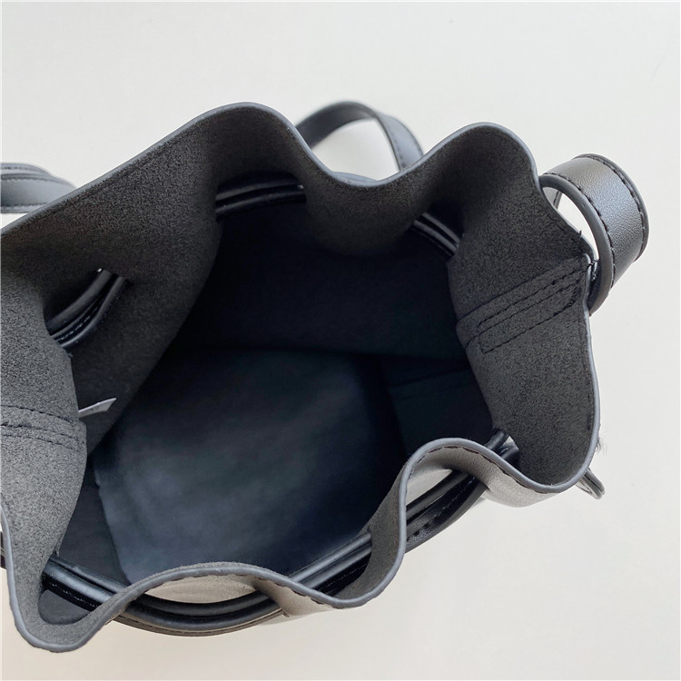 Simple Drawstring Pleated Bucket Bag