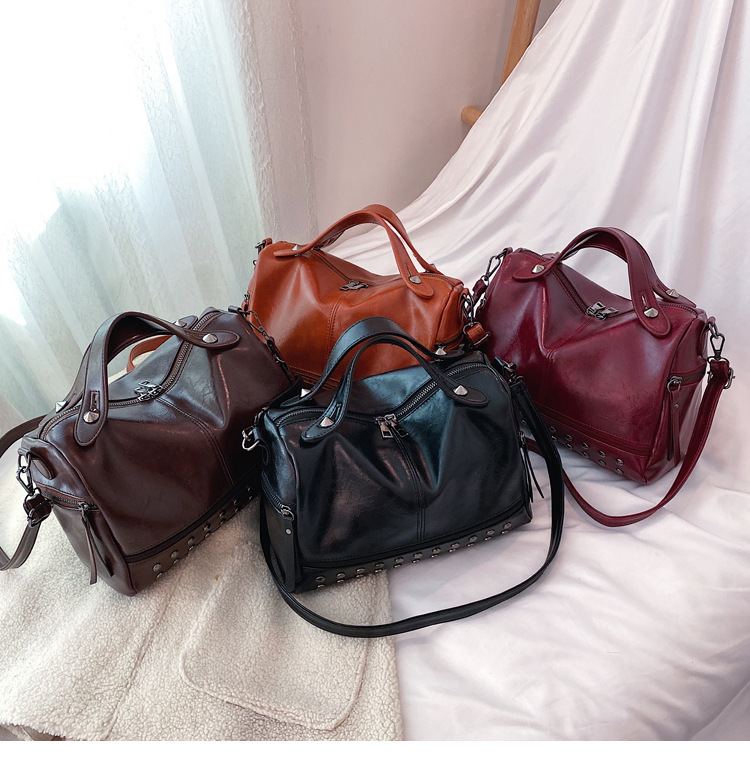 Single Shoulder Diagonal Bag Soft Leather
