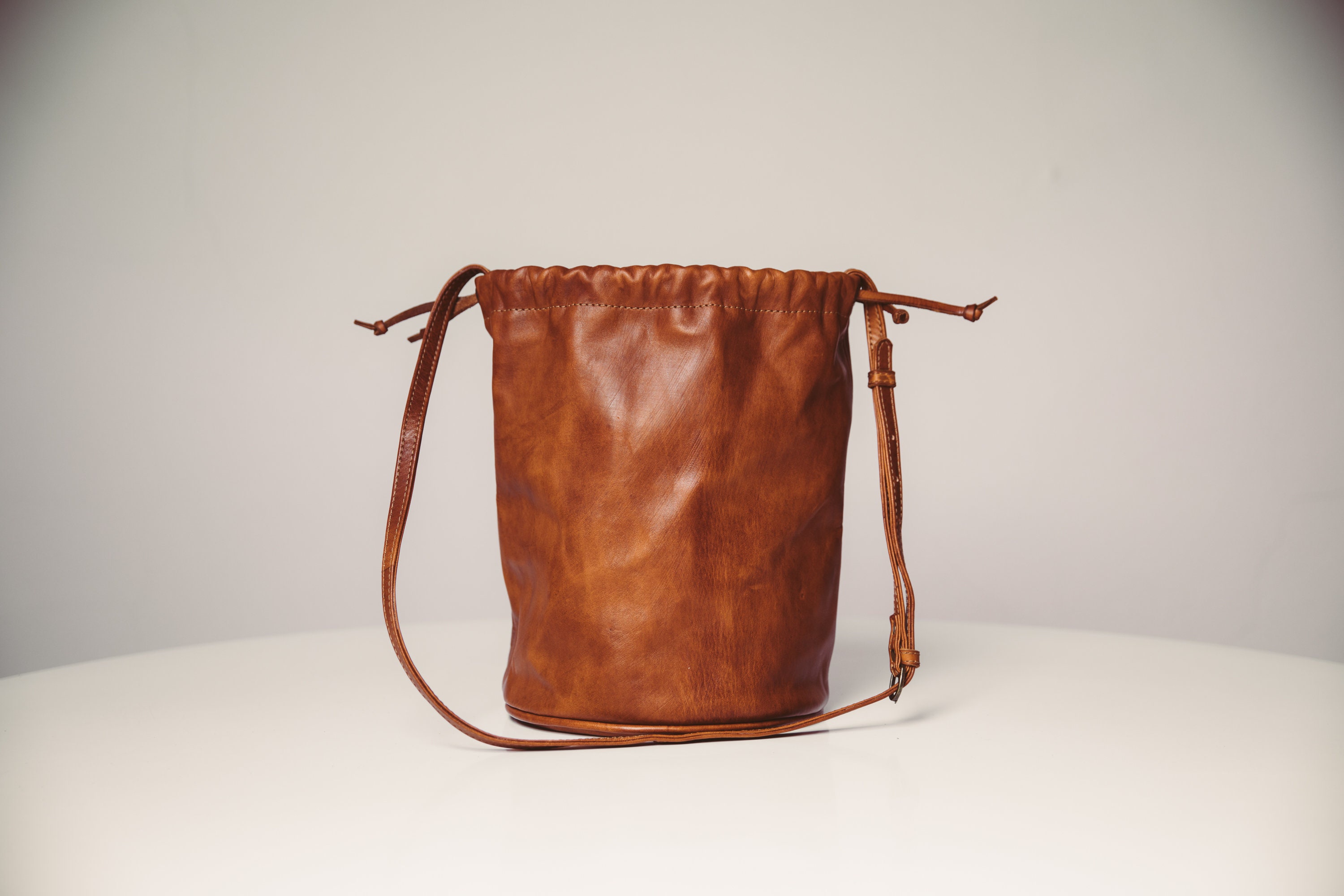Summer bag, leather drawstring shoulder bag