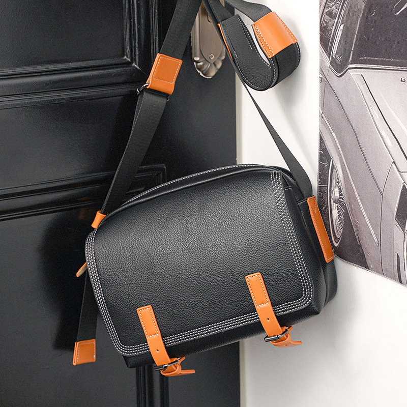Men's Simple Fashion Postman Camera Bag