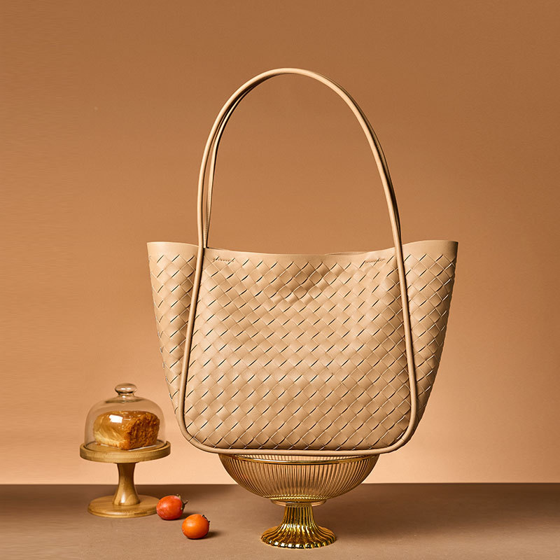 Leather Woven Single Shoulder Large Tote Bag