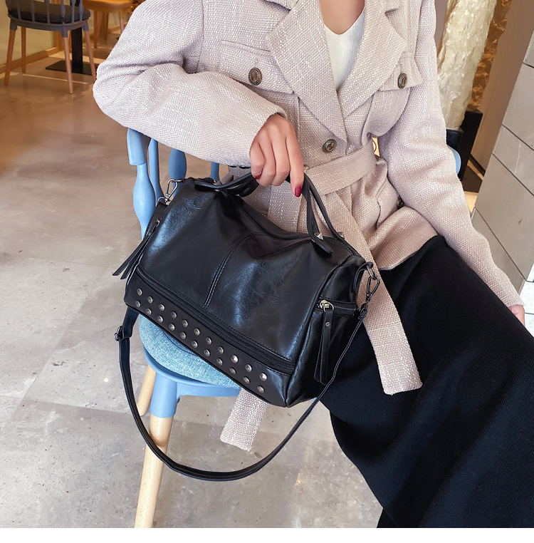 Single Shoulder Diagonal Bag Soft Leather