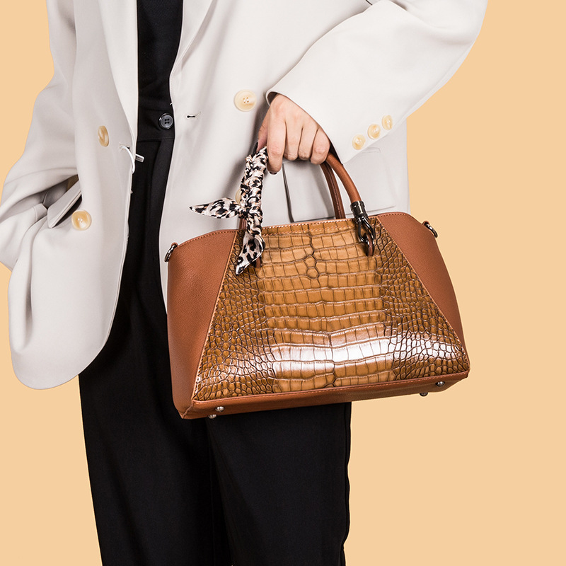 Middle-aged Mom Fashion Textured Crocodile One-Shoulder Crossbody Bag