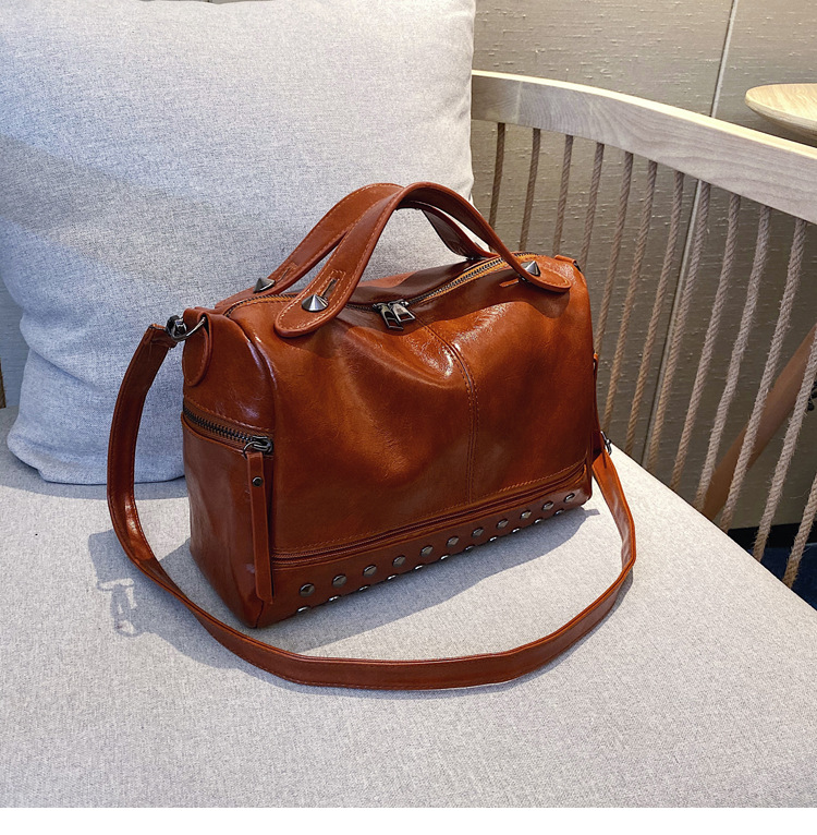 Single Shoulder Diagonal Bag Soft Leather