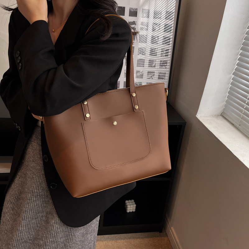 Simple Large Capacity Tote