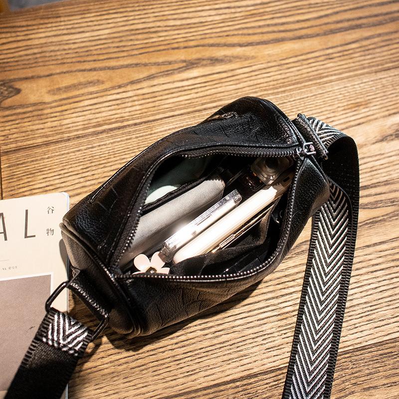 Crocodile Boston Pillow Bag Women's Fashion Joker Wide Shoulder Strap Messenger Bag Women's Shoulder Bag