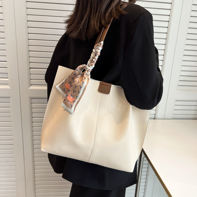 Large Capacity Tote Bag