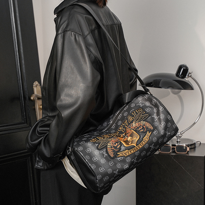 2023 New Letter Bee Pattern Cylinder Crossbody Bag