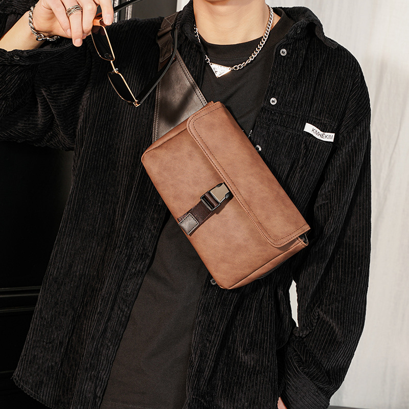 2023 New High-capacity Retro Fashion Chest Bag