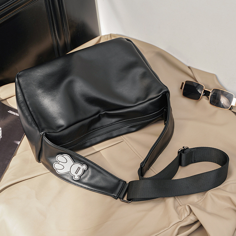 2023 Fashion Brand Fashion Simple Crossbody Bear Ride Backpack