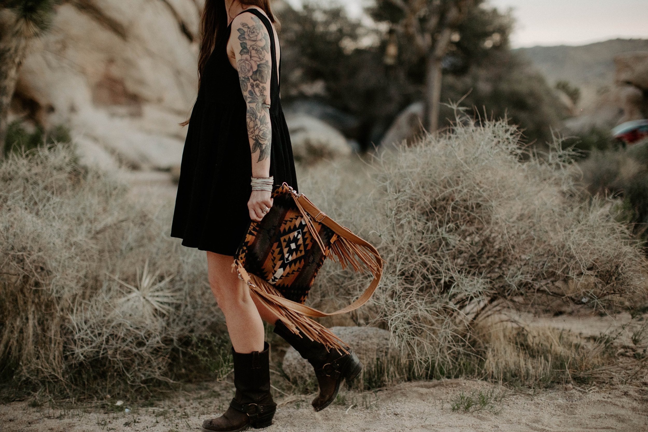 FRINGE CROSSBODY PURSE IN NAVY AND OLIVE WOOL