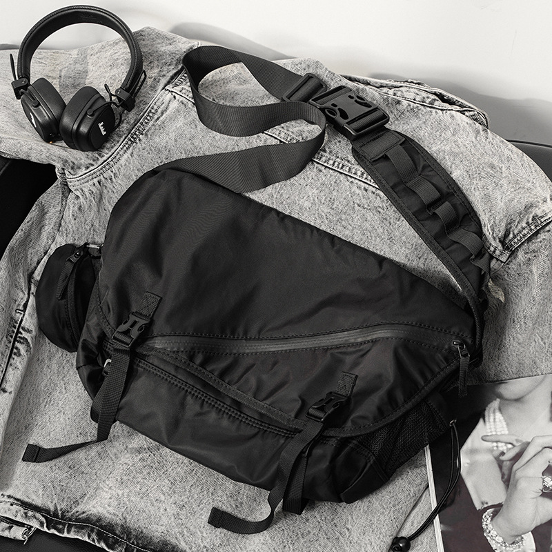 Large Capacity Fashion Brand Simple Men's Riding Back Satchel