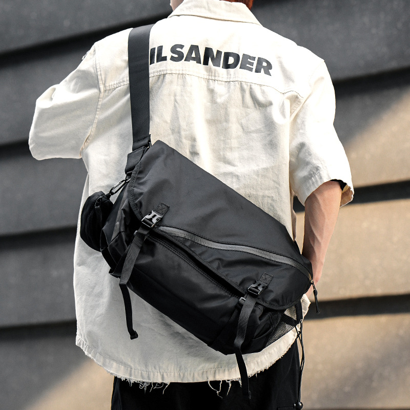 Large Capacity Fashion Brand Simple Men's Riding Back Satchel