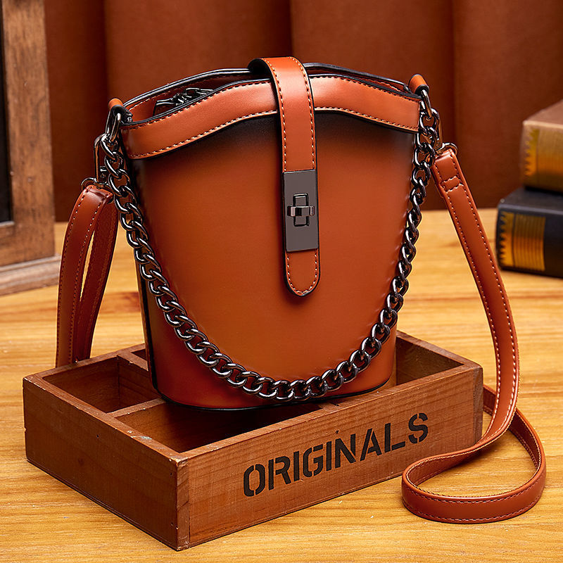 Retro Single Shoulder Chain Bucket Bag