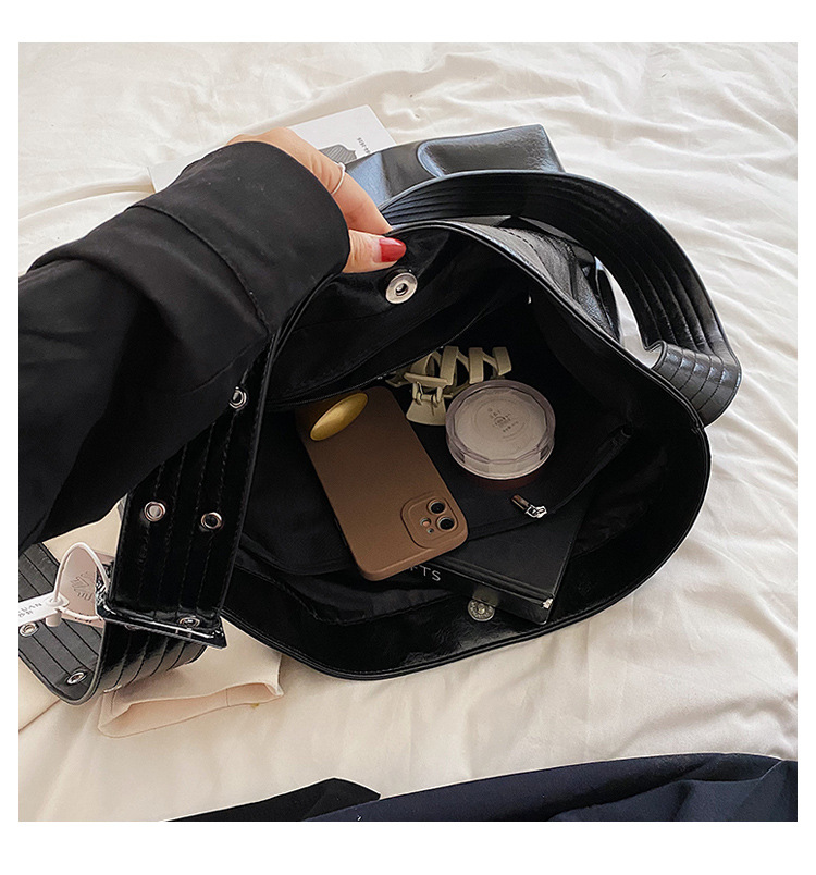 Large Capacity Ladies Crossbody Bag