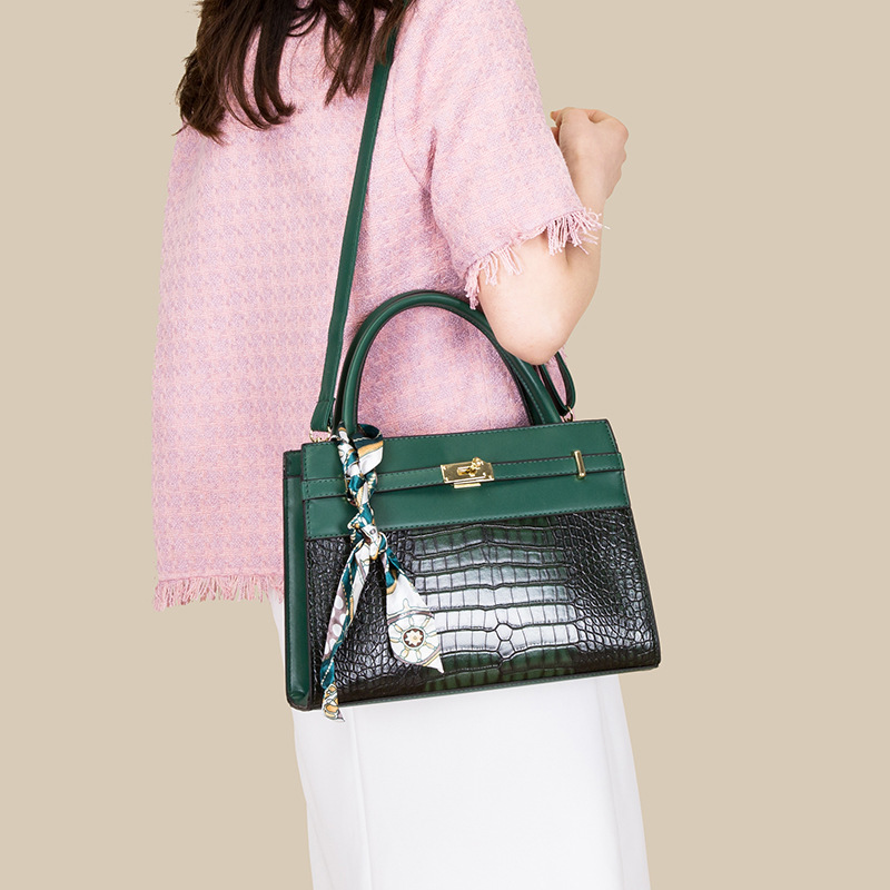Retro Handbag Fashion Atmosphere Crocodile Line Commuter Crossbody Bag