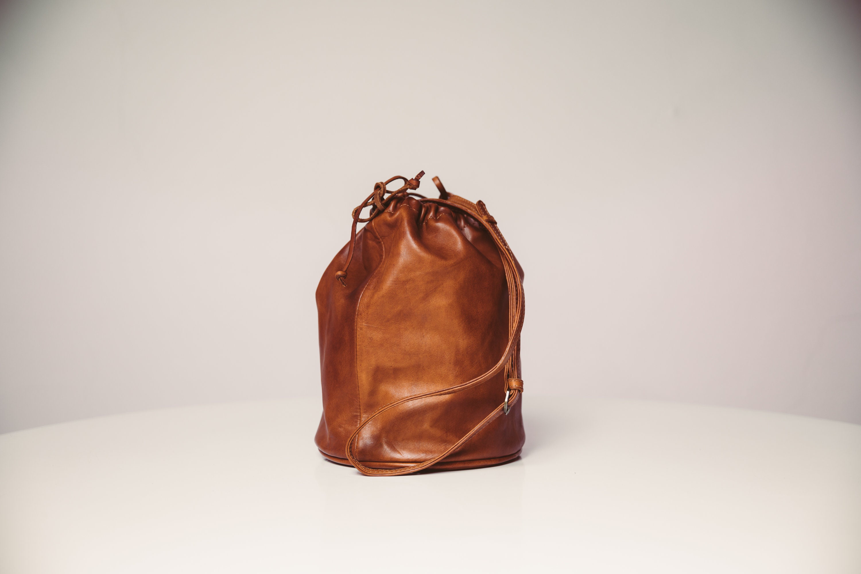 Summer bag, leather drawstring shoulder bag