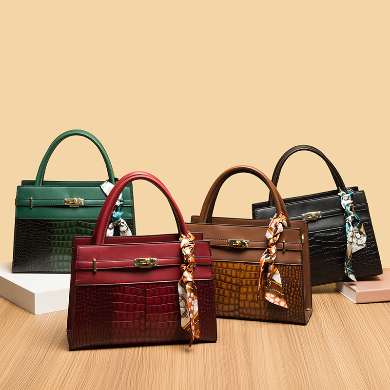 Retro Handbag Fashion Atmosphere Crocodile Line Commuter Crossbody Bag