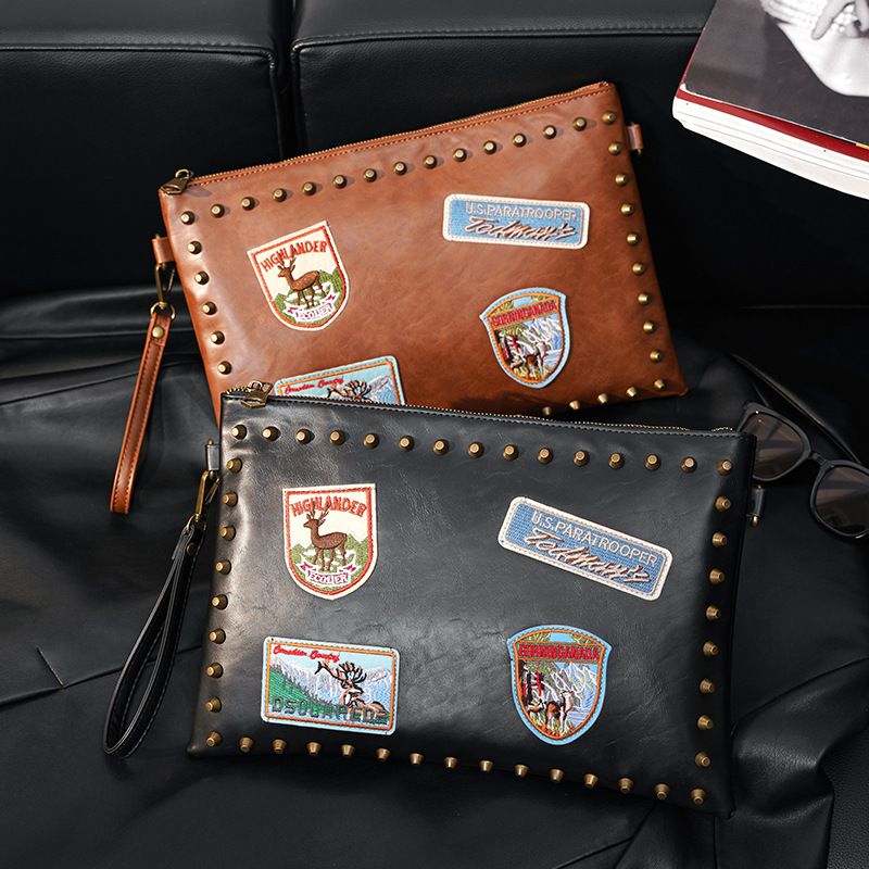Fashion Fashion Brand Rivet Badge Clutch