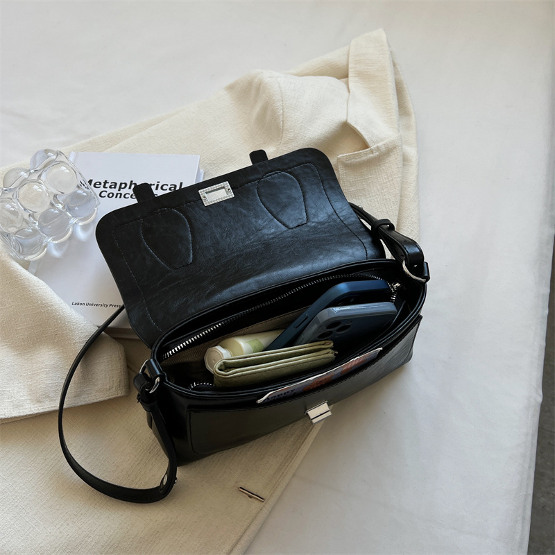 New Large Capacity Retro Academy Underarm Postman Shoulder Bag