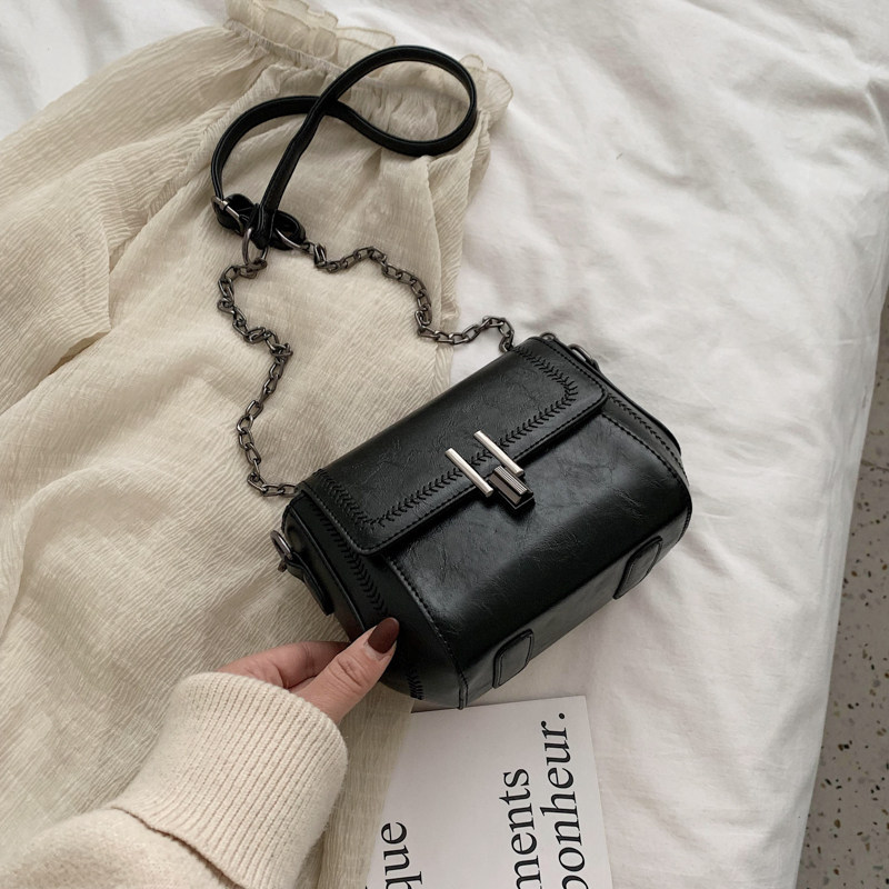 Simple Single Shoulder Crossbody Chain Bag