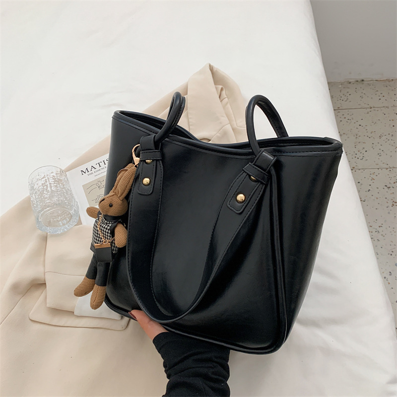 Large Shoulder Commuter Tote