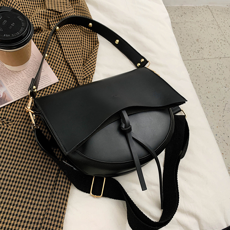 Retro Fashion Saddle Bag Texture Atmosphere Crossbody Bag