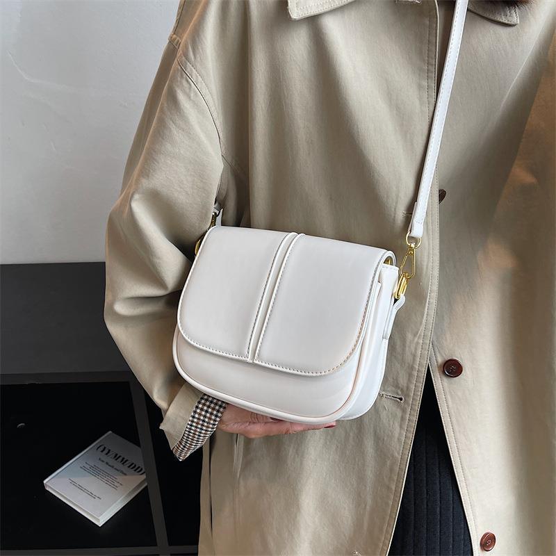 Retro Design Simple Shoulder Bag