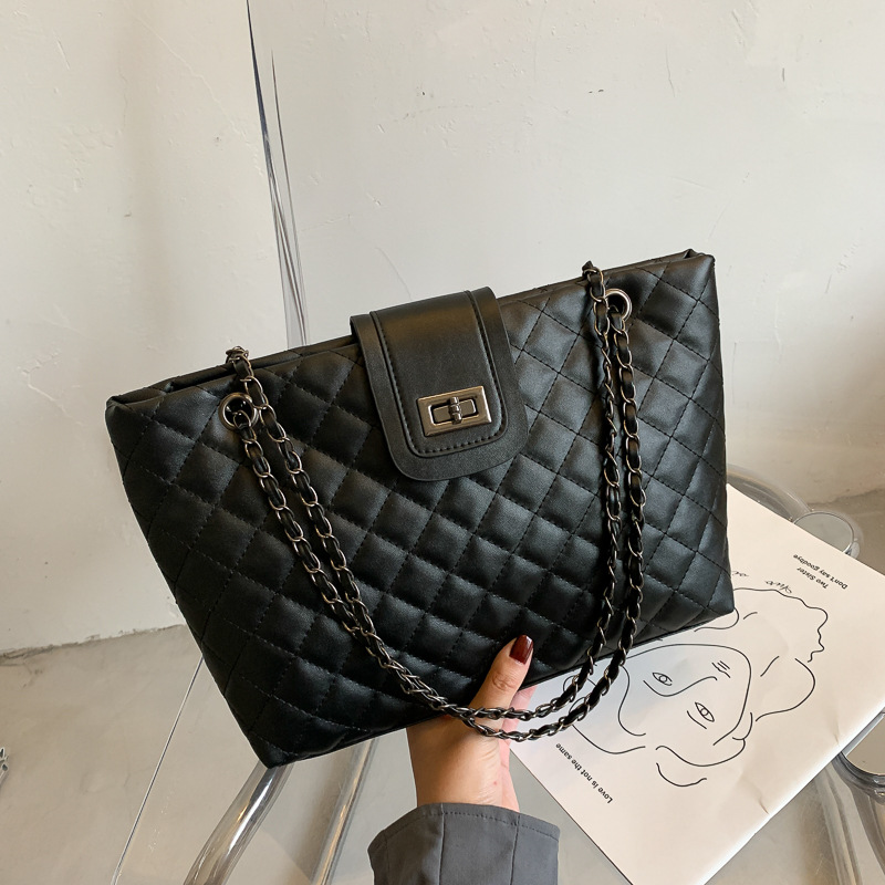 Leather Large Capacity Portable Bbucket Bag