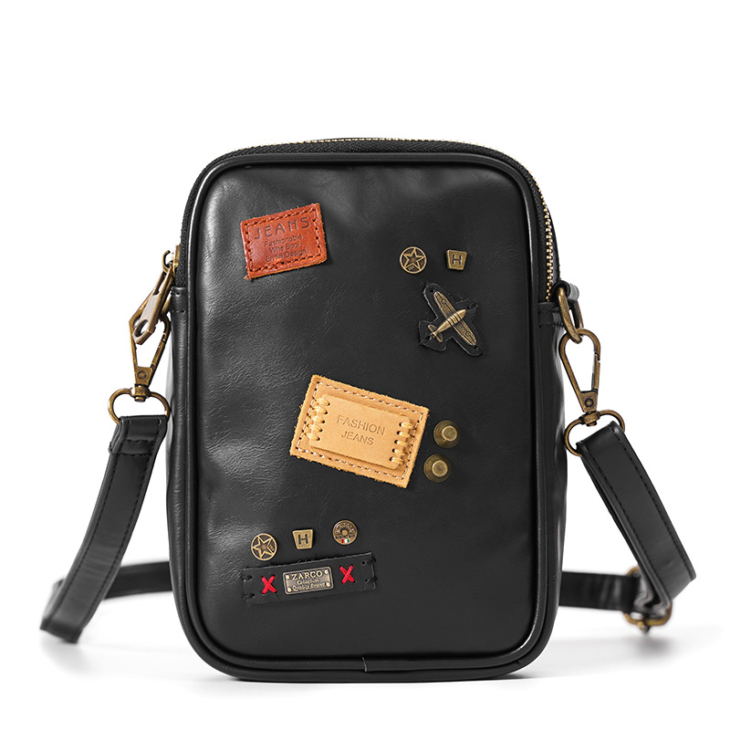 2023 New Fashion Brand Rivet Shoulder Messenger Bag